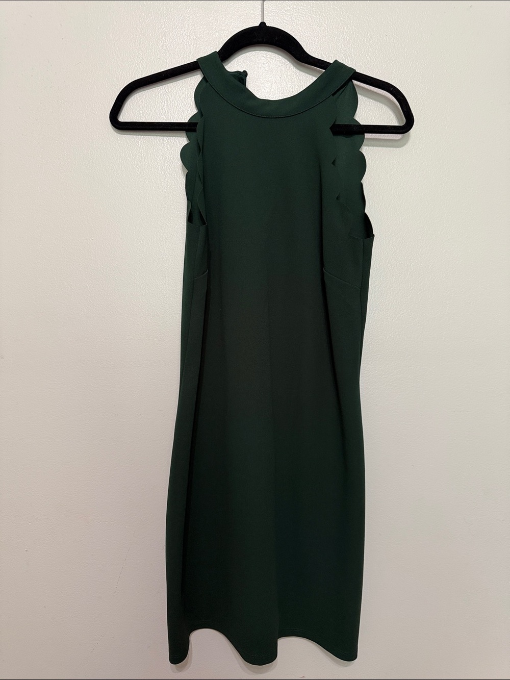 A. Byer Dark Green Scallop-Edge Sleeveless Dress